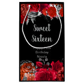 Elegant Red and Silver Flowers Sweet Sixteen  スモールペーパーバッグ (裏面)