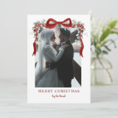 Elegant Red Bow and Eucalyptus Photo Christmas Ar シーズンカード (スタンド正面)