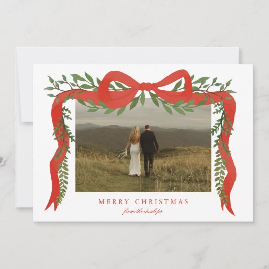Elegant Red Bow with Greenery Photo Christmas シーズンカード (正面)