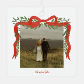 Elegant Red Bow with Greenery Photo Christmas メタルオーナメント (正面)