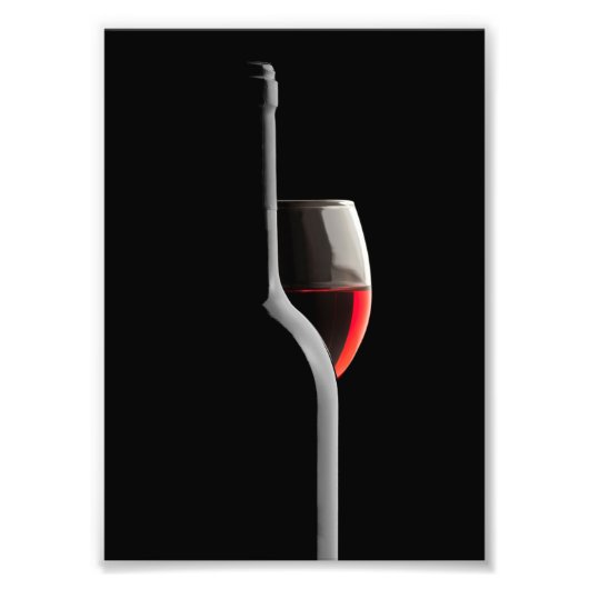 Elegant Red Wine Glass & Bottle. Black Background フォトプリント (正面)