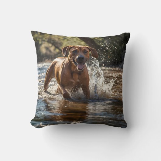 Elegant Rhodesian Ridgeback Throw Pillow クッション (正面)
