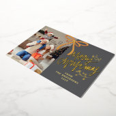 Elegant Ribbon & Berry Christmas Family photo 箔シーズンカード (回転した状態)