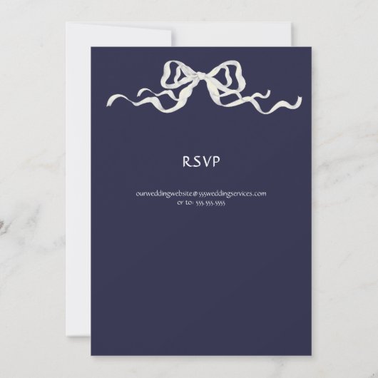 Elegant Ribbon & Bow Romantic Wedding Navy & White 招待状 (裏面)