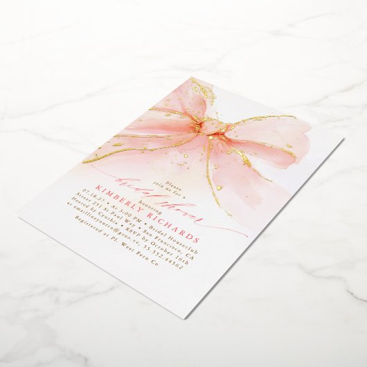 Elegant Romantic Soft Pink Bow Bridal Shower 箔招待状 (回転した状態)