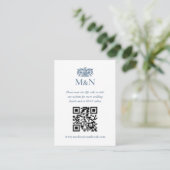 Elegant RSVP Wedding Monogram QR Code Blue White エンクロージャーカード (スタンド正面)