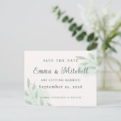Elegant Sage Green Botanical Wedding Save the Date 案内ポストカード (スタンド正面)