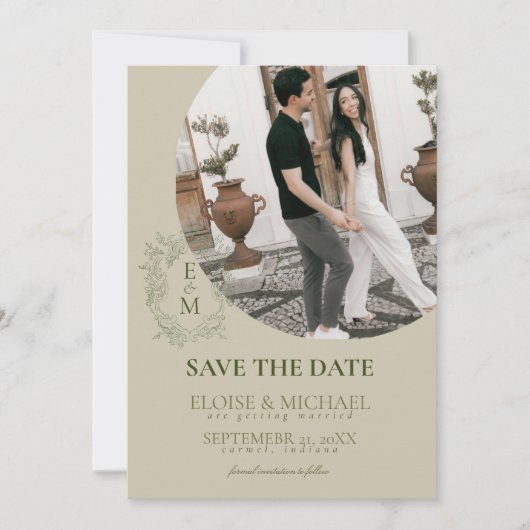 Elegant Sage Green Crest Monogram Save The Date  招待状 (正面)