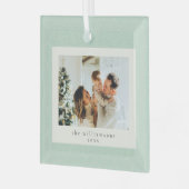 Elegant Sage Green Family Photo Keepsake Christmas ガラスオーナメント (正面左)