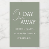 Elegant Sage Green Wedding Rehearsal Dinner  ワインラベル (シングルラベル)