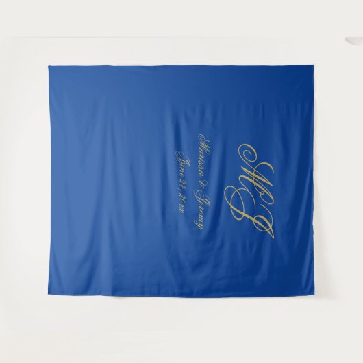Elegant Sapphire Blue Gold Script Monogram Wedding タペストリー (正面(横))