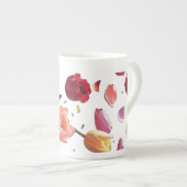 Elegant Scattered Floral Petal Mug | Modern Mug ボーンチャイナマグカップ (正面右)