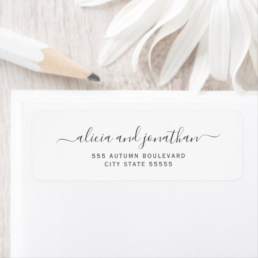 Elegant script black white wedding return address ラベル (インサイチュ)