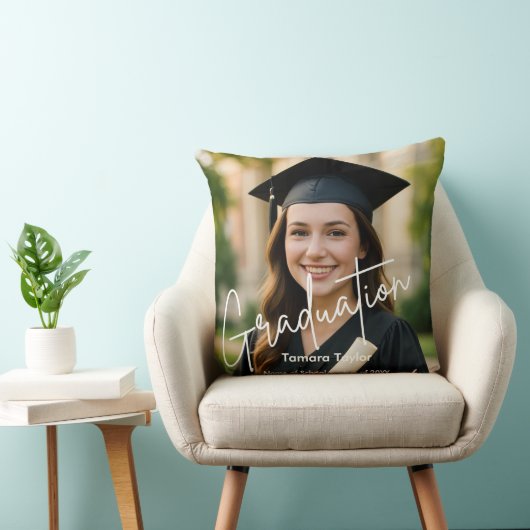 Elegant Script Graduate 2 Photograph Keepsake Thro クッション (椅子)