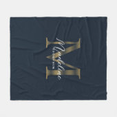 Elegant Script Metallic Navy Blue Gold Monogram フリースブランケット (正面(横))