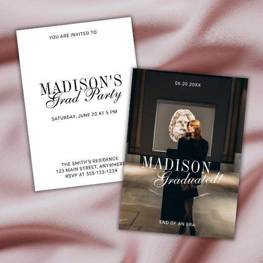 Elegant Script Modern Photo Graduation Party 招待状