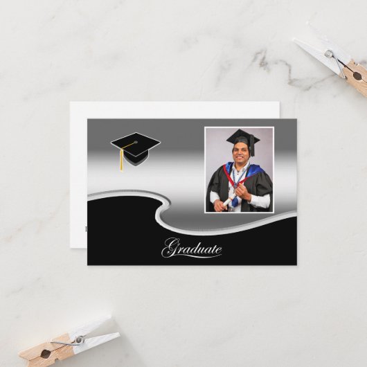 Elegant Silver and Black Grad Party enclosure カード (正面/裏面インサイチュ)