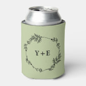 Elegant Simple Sage Green Monogrammed Wedding 缶クーラー (缶正面)