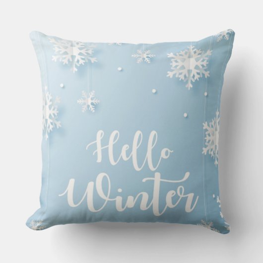 Elegant Snowflake Pillow in Soft Blue クッション (正面)