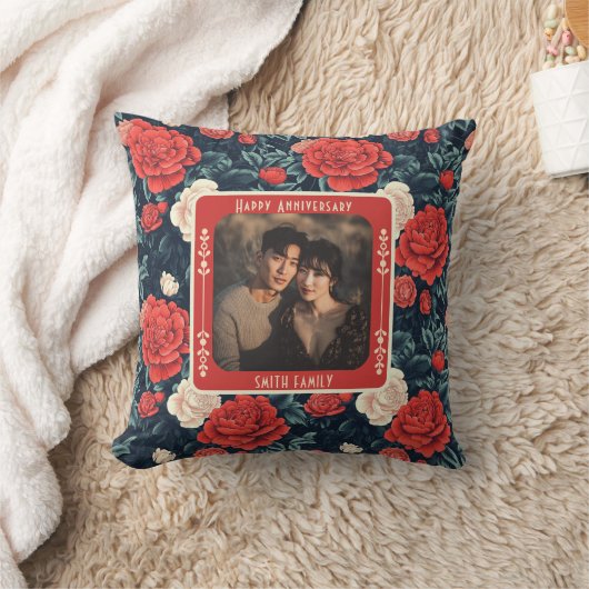 Elegant Spouse Golden Anniversary Throw Pillow クッション (ブランケット)
