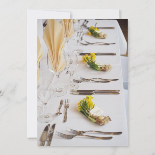 Elegant Spring Daffodil Place Setting Formal Weddi 招待状 (裏面)