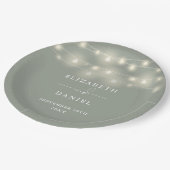 Elegant String Lights Sage Green Wedding ペーパープレート (アングル)