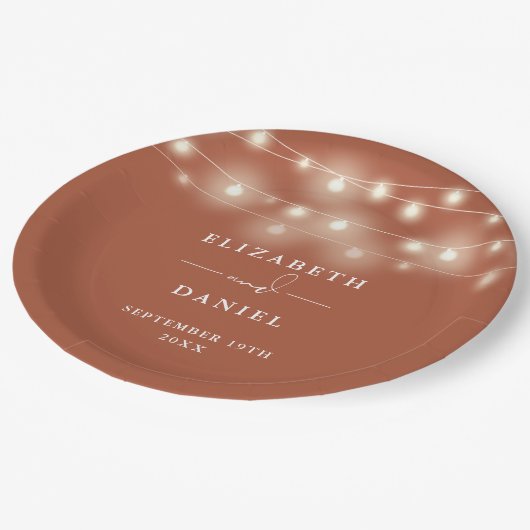 Elegant String Lights Terracotta Wedding ペーパープレート (アングル)