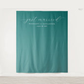 Elegant Teal Just Married タペストリー (正面)