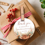 Elegant Terracotta Boho Pampas Grass Wedding Favor ラウンドシール<br><div class="desc">Add the perfect finishing touch to your celebration with the Elegant Custom Terracotta Calligraphy Floral Pampas Grass Boho Wedding Favor Sticker. A stylish detail designed to elevate your wedding aesthetic. Featuring warm terracotta tones, delicate floral accents, and soft pampas grass elements, this boho-inspired wedding sticker captures the beauty of modern...</div>