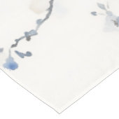 Elegant titmouse on white テーブルクロス (アングル)