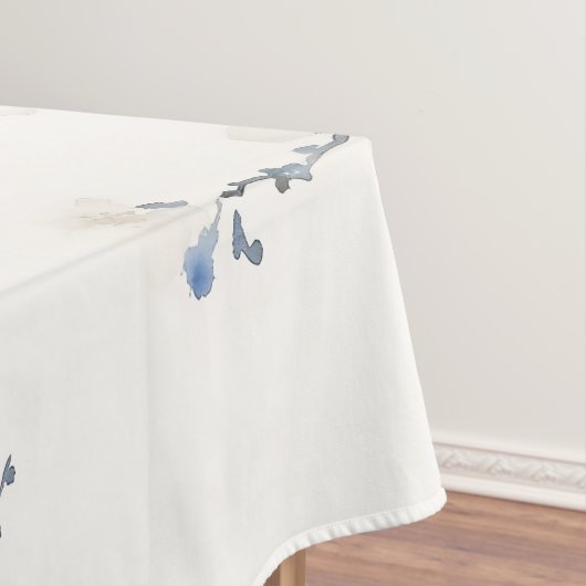 Elegant titmouse on white テーブルクロス (インサイチュ)