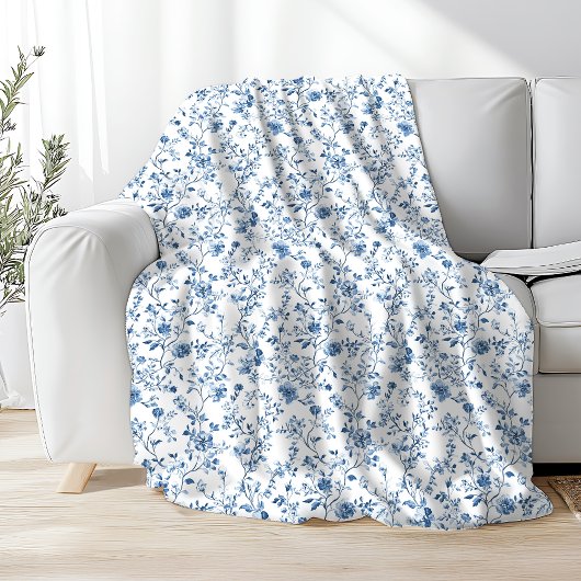 Elegant Toile Floral Pattern Blue and White フリースブランケット