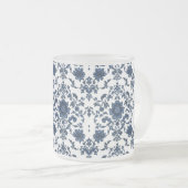 Elegant Victorian Damask Flower Pattern Navy Blue  フロストグラスマグカップ (正面右)