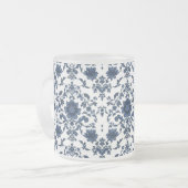 Elegant Victorian Damask Flower Pattern Navy Blue  フロストグラスマグカップ (正面左)