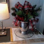 Elegant Vintage Christmas Tree with Snowflakes  ショートテーブルランナー<br><div class="desc">This elegant holiday-designed Christmas table runner features a dark green and gold glitter color scheme. It also features a vintage candlelit Christmas tree with snowflakes in the background. The text Merry Christmas is in gold glitter in the center leads to an elegant look.</div>