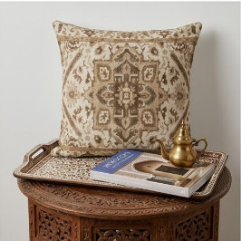 Elegant Vintage Oriental Medallion Neutral Tones クッション