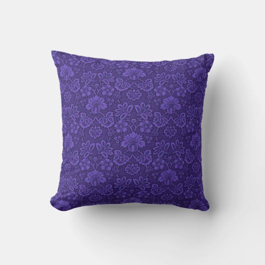 Elegant Violet Vintage Damask Pattern クッション (正面)