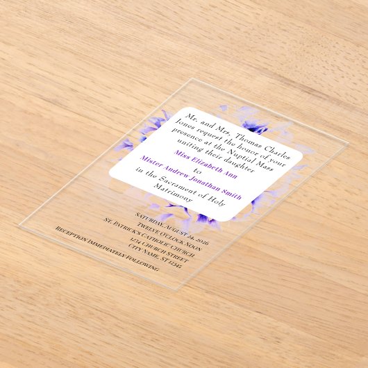 Elegant Violets Catholic Wedding Invitation アクリル招待状 (レイダウン)