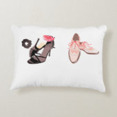 Elegant Wedding Card – Chic Black Heels with Pink  アクセントクッション (裏面)