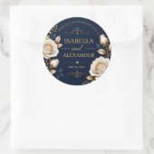 Elegant White and Gold Rose on Navy Blue ラウンドシール (バッグ)