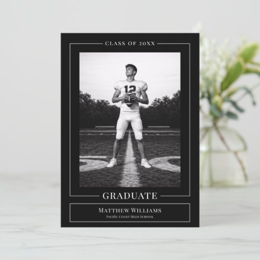 Elegant White & Black Graduate Announcement 招待状 (スタンド正面)