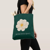 Elegant White Camellia Deep Green Botanical Bloom トートバッグ (クローズアップ)