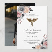 Elegant White Floral Nursing Graduation Invitation 招待状 (正面/裏面)