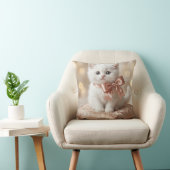 Elegant White Kitten Boutique クッション (椅子)