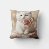 Elegant White Kitten Boutique クッション (正面)