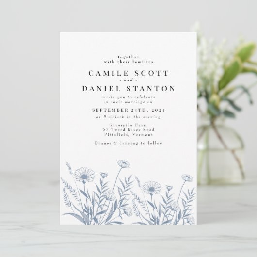 Elegant Wildflower Periwinkle Wedding 招待状 (スタンド正面)