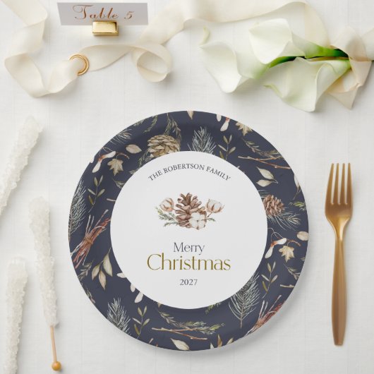 Elegant Winter Paper Plates with Pinecones ペーパープレート (ウェディング)
