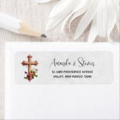 Elegant Wooden Cross with Pink Flowers ラベル (インサイチュ)