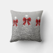 Elegant Xmas Sparkling Trees Silver Faux Red Bow クッション (裏面)