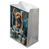 Elegant Yorkshire Terrier Dog Holiday Gift Stack ミディアムペーパーバッグ (裏面アングル)